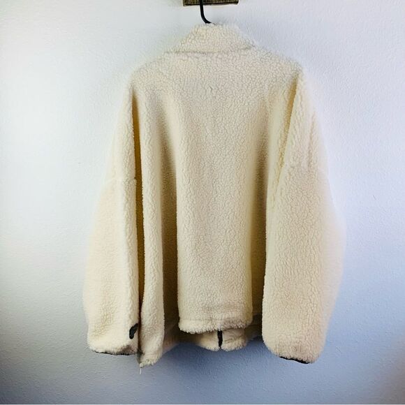 Fabletics Rylan Sherpa Jacket Cream Olive NWT - Picture 3 of 4